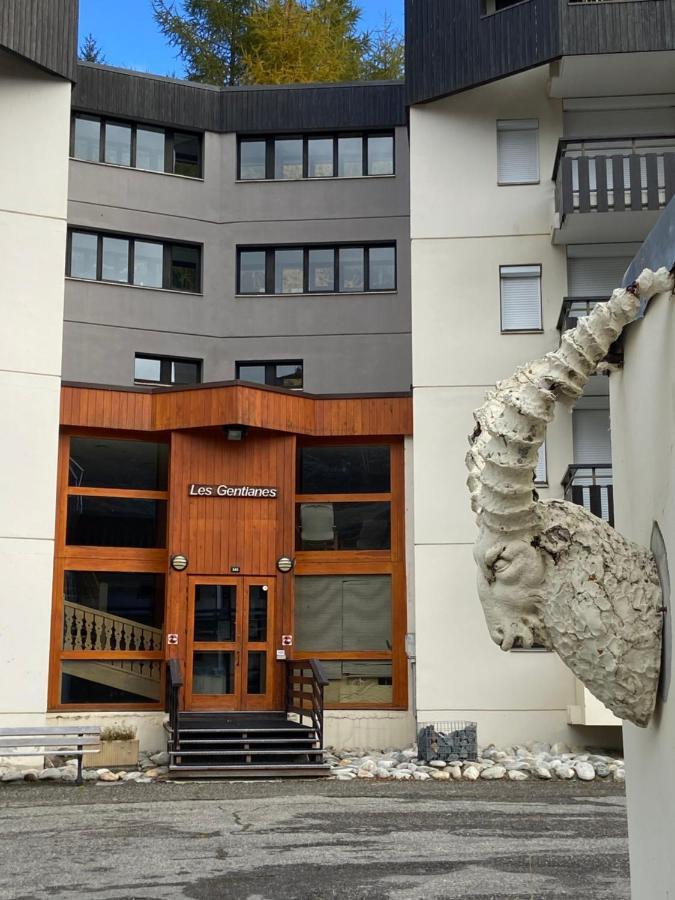 Appartement Les Menuires - 4 Personnes A 20 M Des Pistes سان-مارتن-دي-بيفيل المظهر الخارجي الصورة